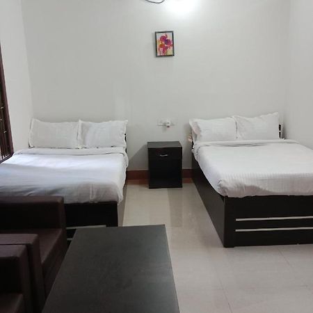 Niroda Guest House Ґувахаті Екстер'єр фото