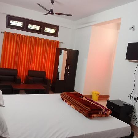 Niroda Guest House Ґувахаті Екстер'єр фото
