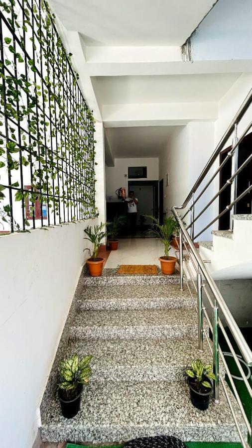 Niroda Guest House Ґувахаті Екстер'єр фото